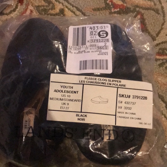 Lands' End Other - Lands end youth unisex fleece clog slipper size 10